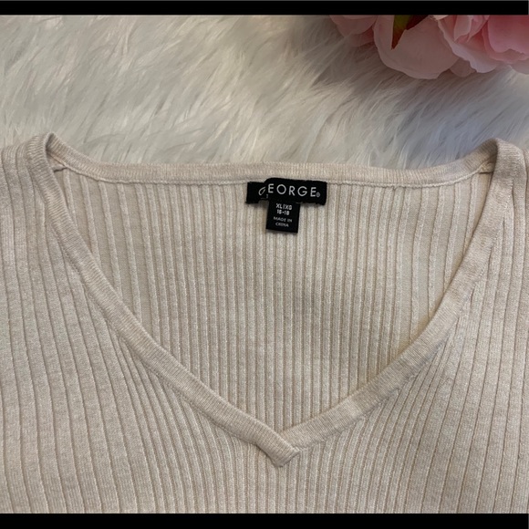 Ivory Color Sweater (size XL) - Picture 6 of 7